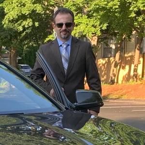 Meet your Posher, Fadi